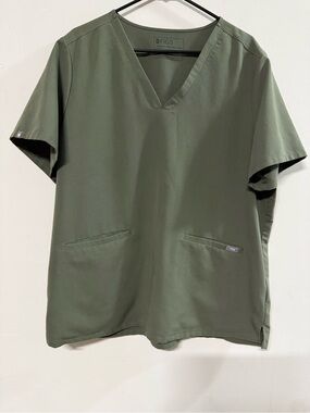 FIGS Technical Collection Top in Olive Green Extra Extra Large